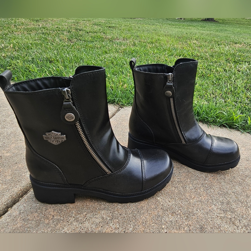 Harley-Davidson leather women's boots.